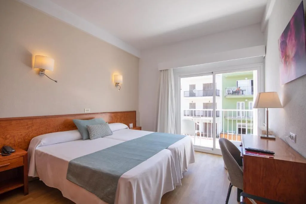 Chambre double avec balcon — JS Sol de Can Picafort - Adults Only