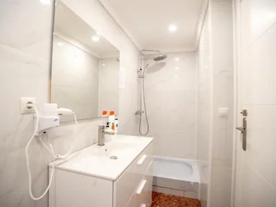 Just Hostel Capsules Alicante - FREE Towels & Luggage Storage - Near Railway — foto 3