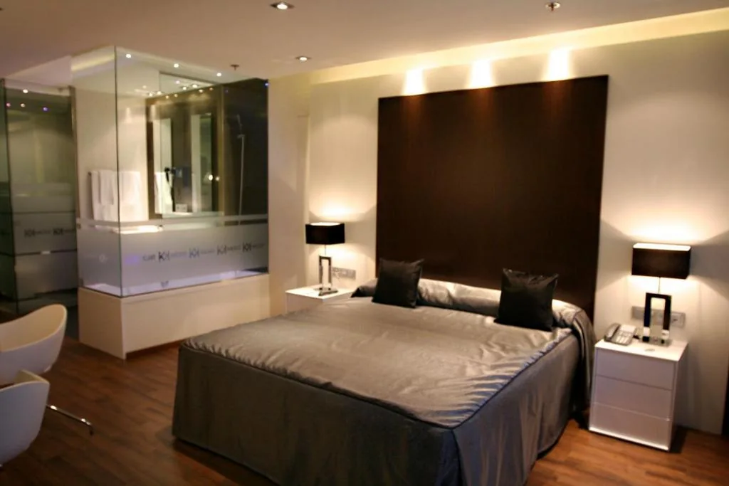 Habitación Doble con bañera — Kadrit Hotel