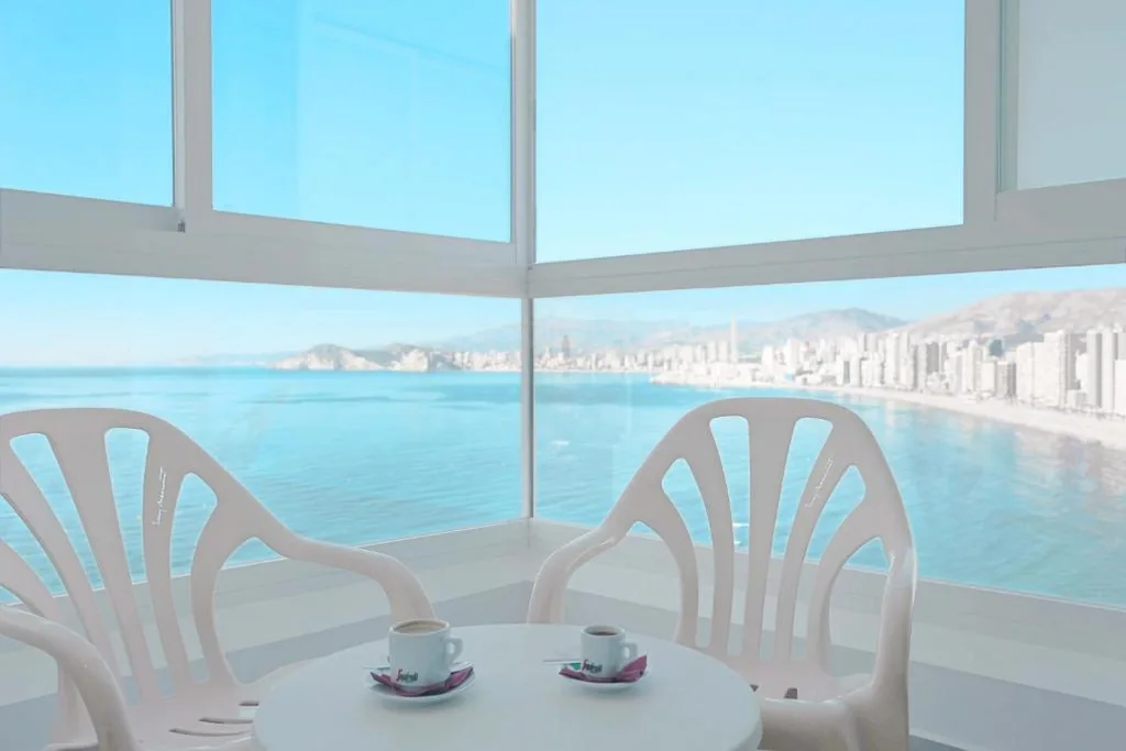 Driepersoonskamer met uitzicht op zee — KAKTUS Hotel Benikaktus