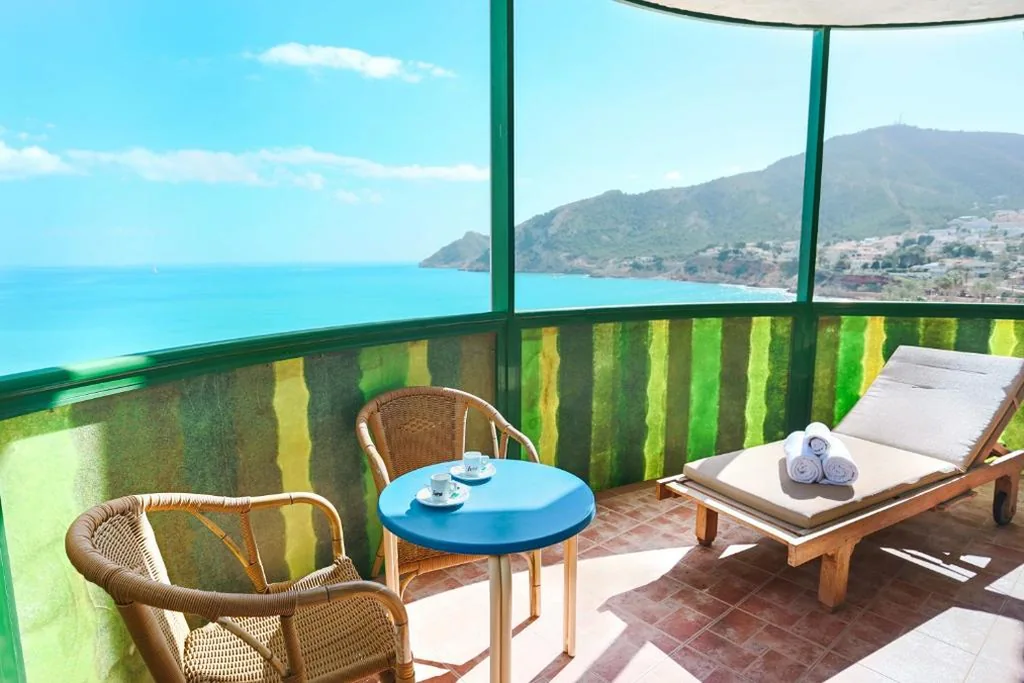デラックススイート — KAKTUS Hotel Kaktus Albir