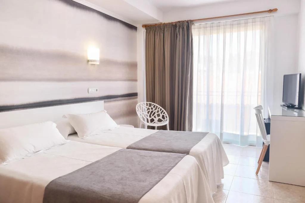 Habitación Doble Estándar — KAKTUS Hotel Volga