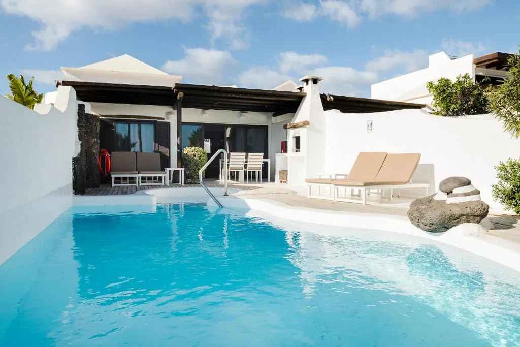 海の景色を望むプライベートプール付き2ベッドルームヴィラ — Kamezí Boutique Hotel Villas