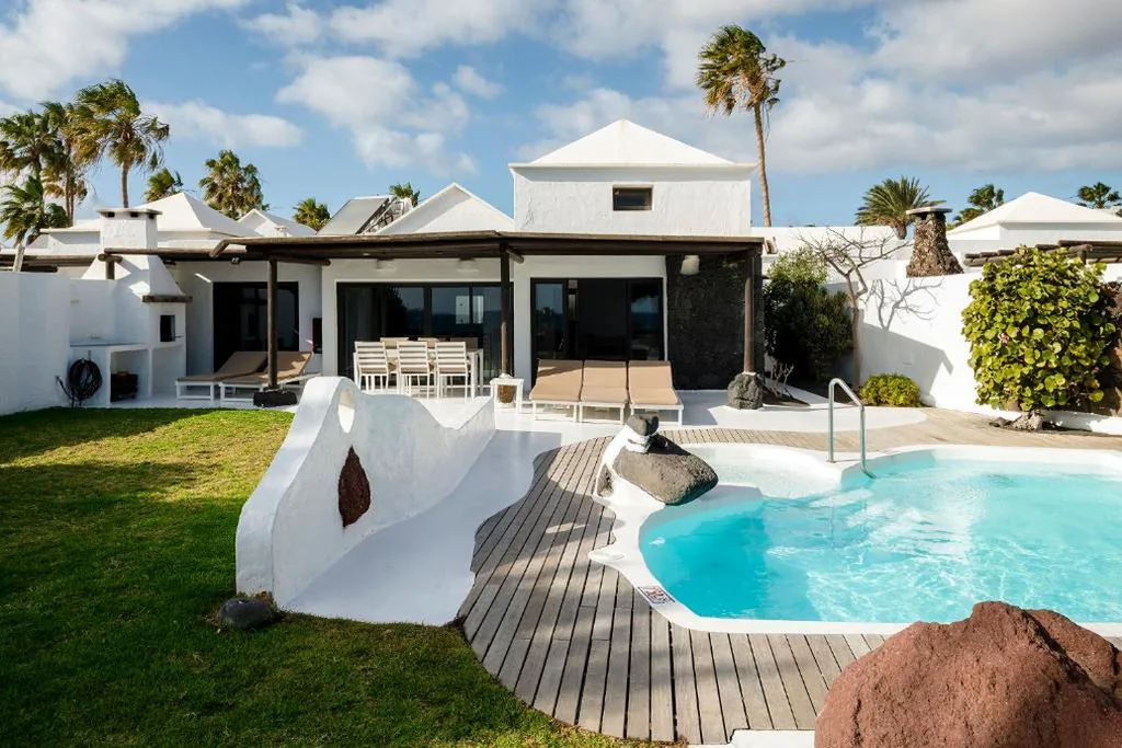 海の景色を望むプライベートプール付き4ベッドルームヴィラ — Kamezí Boutique Hotel Villas