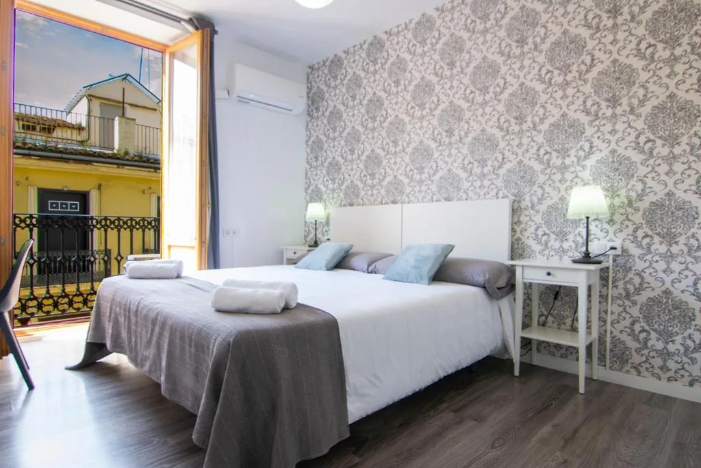 Doppelzimmer mit eigenem externem Bad – 1 oder 2 Betten — Kasa Katia Guest House