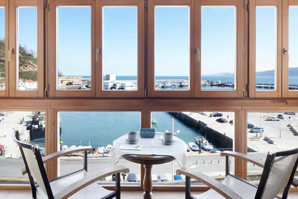 Deluxe-Doppelzimmer mit Balkon und Meerblick — Katrapona