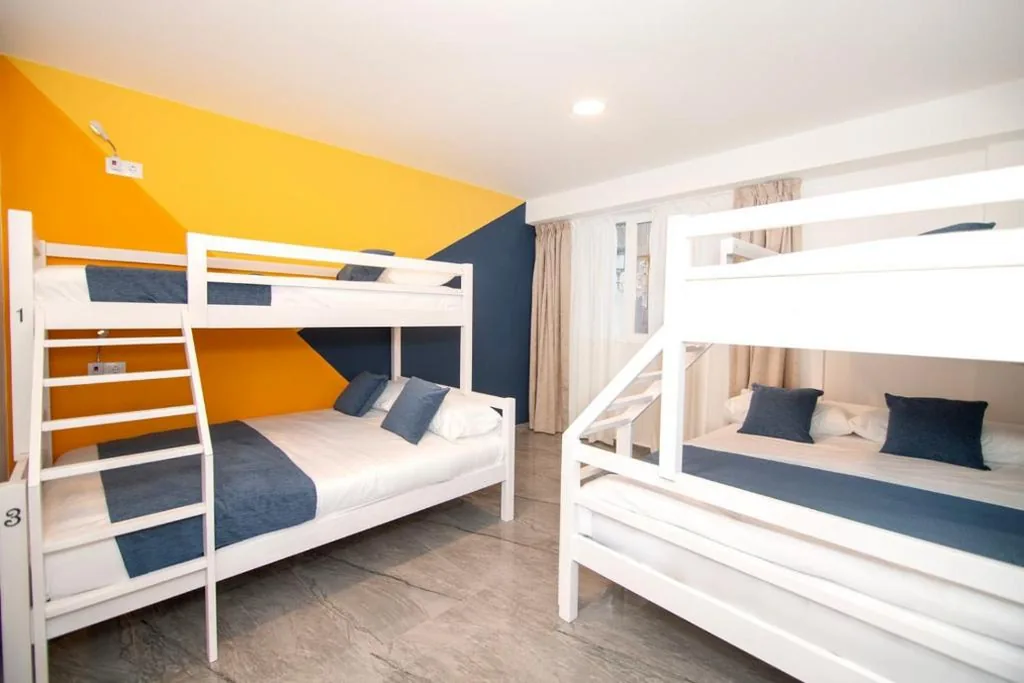 Habitación Familiar con baño compartido — Kenza Plage Hostel