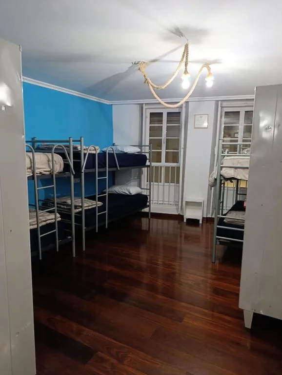 Litera en habitación compartida mixta — Kilómetro99