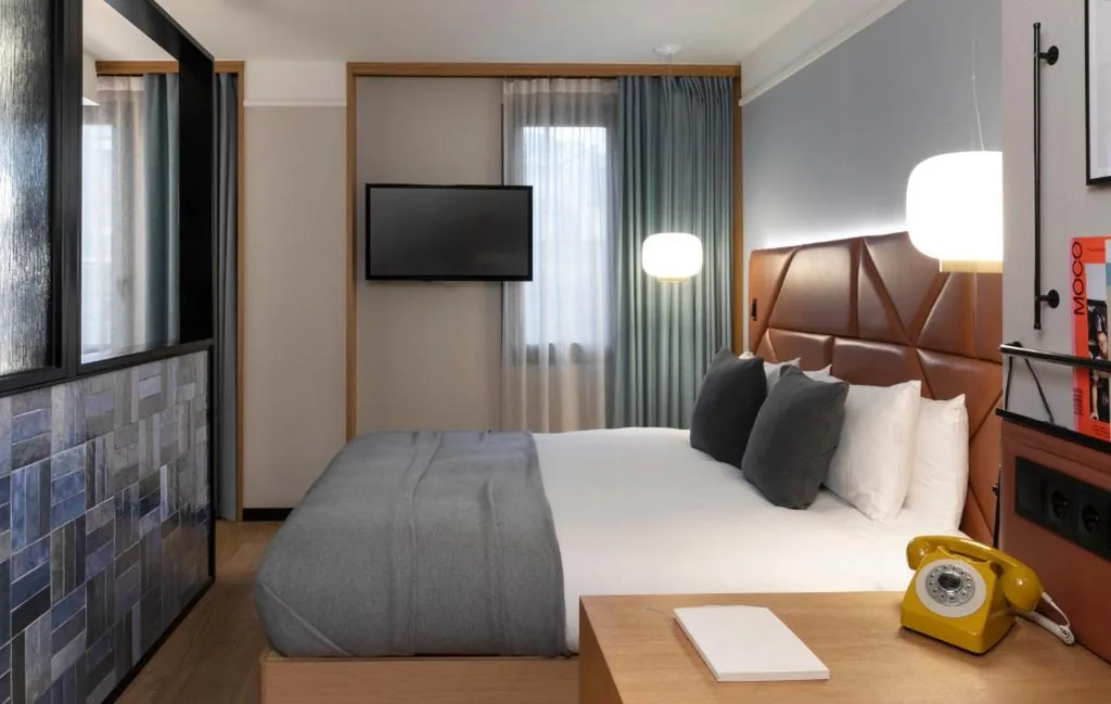 Camera Essential — Kimpton Vividora Hotel by IHG