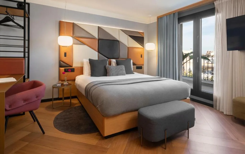 Suite con letto matrimoniale extra-large — Kimpton Vividora Hotel by IHG