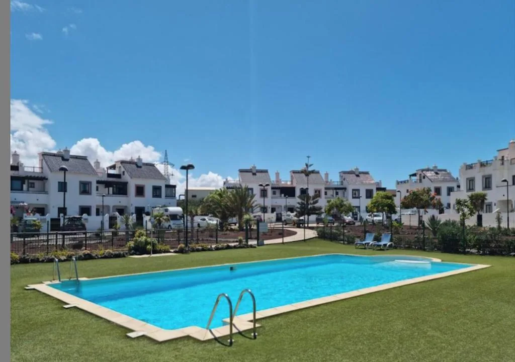 Villa de 3 dormitorios — Kitesurf HQ - 3 Bed Luxury Townhouse with Ocean Views