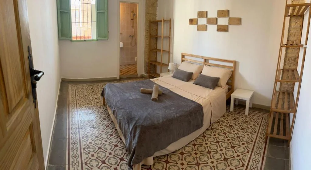 Habitación Doble con baño privado — Kiwi Rooms Auto Check-In