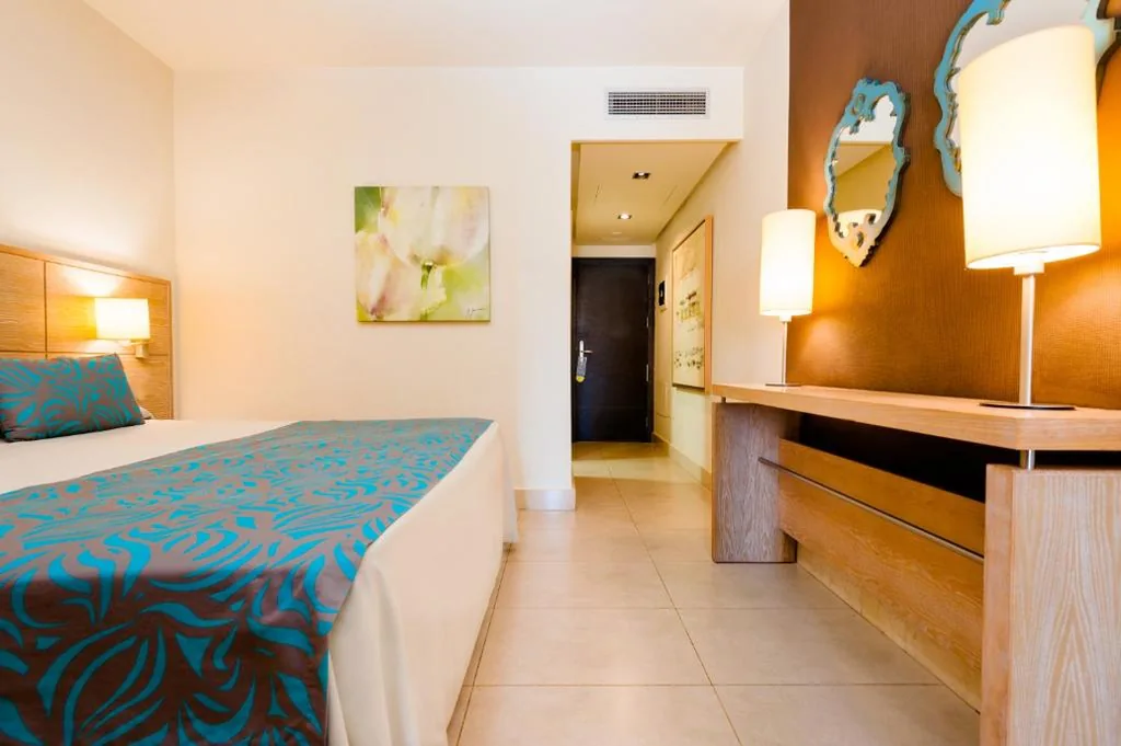 Suite Junior avec vue sur la montagne (2 adultes) — Kn Hotel Arenas del Mar Adults Only