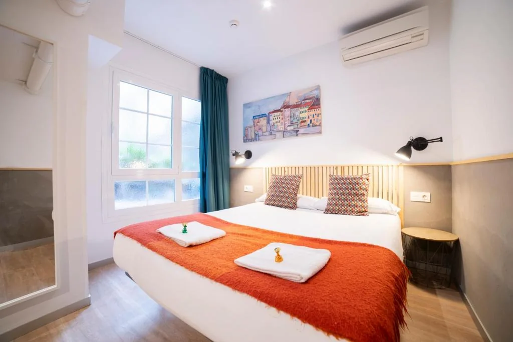 専用バスルーム付きスタンダードダブルルーム — Koba Hostel