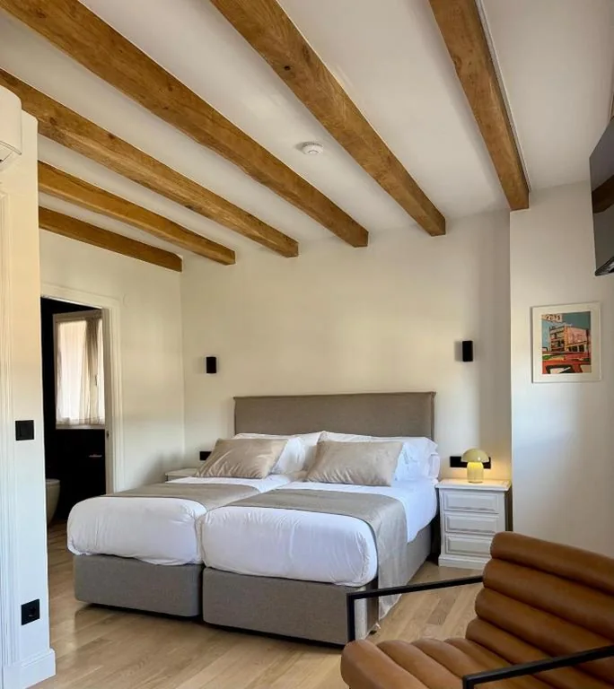 Habitación Individual Deluxe con balcón — KONDEKO Home