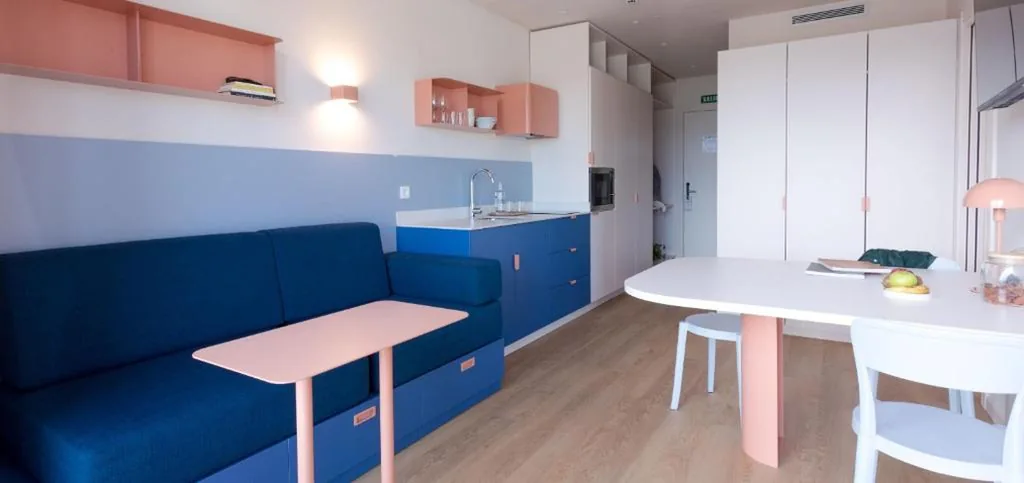 Apartment mit 2 Schlafzimmern und Balkon — Kora Kiliki
