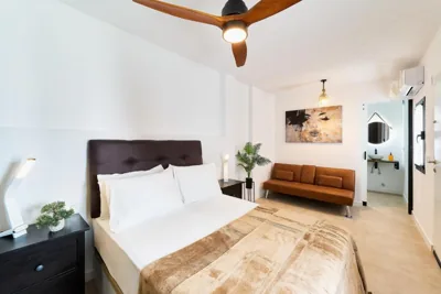 Kosta Homes - Modern Two Bedroom with Terrace — photo 7