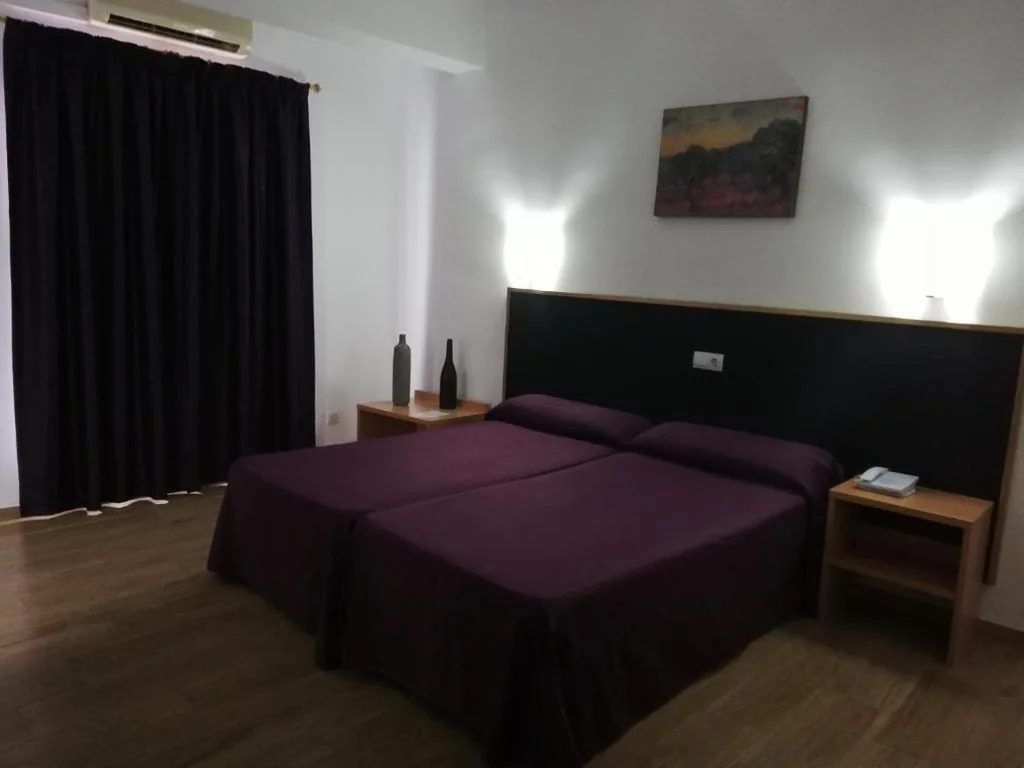 Quarto Duplo - 2 camas — Kristal