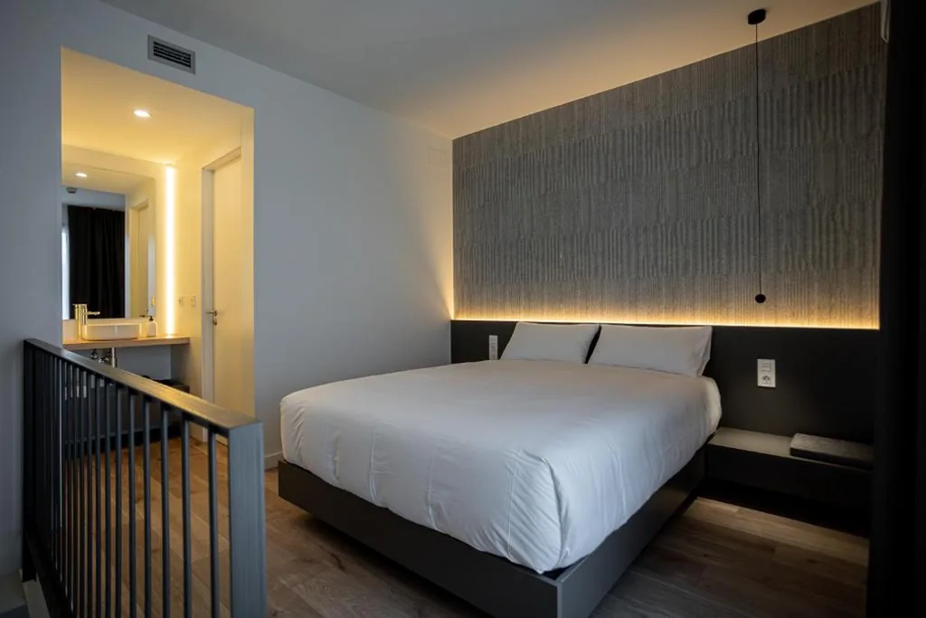 Habitación Doble con baño privado — Kronoguest - Auto check-in