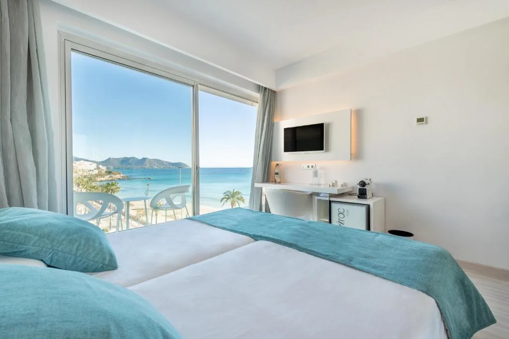 Chambre double avec vue latérale sur la mer — Kyrat Amarac - Adults Only