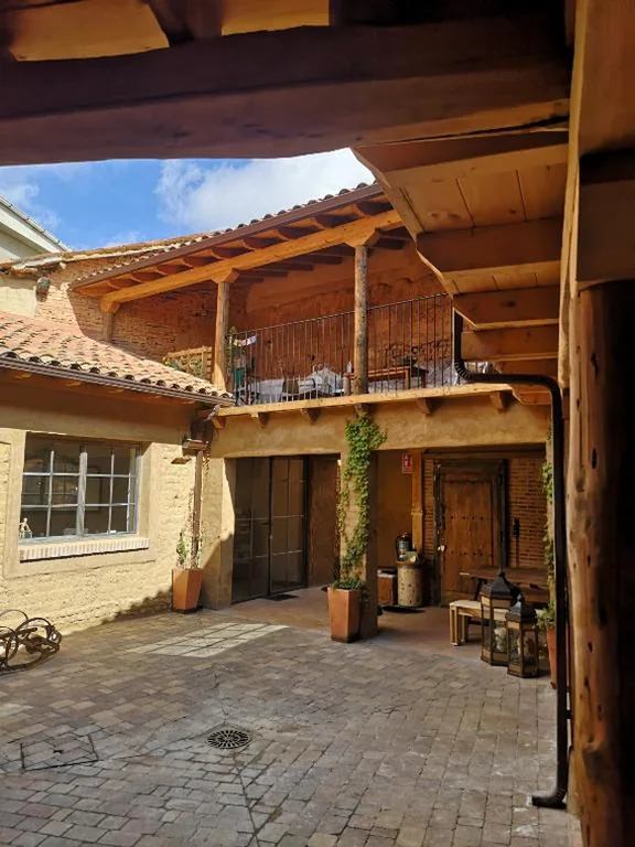Dreibettzimmer mit Bad — L' Abilleiru Albergue Rural