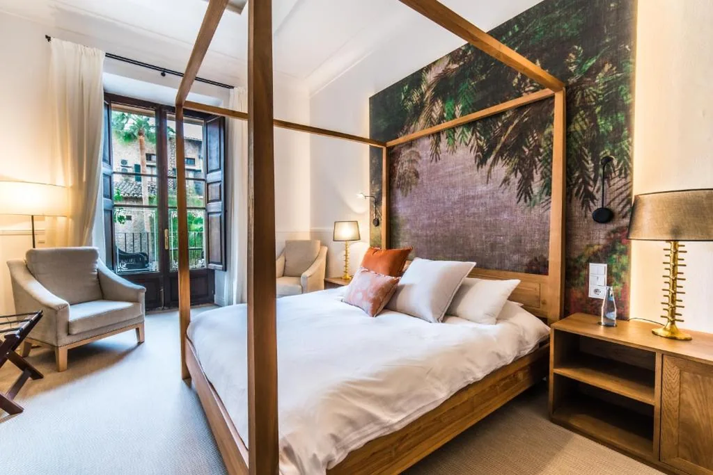 Chambre double avec balcon — L'Avenida Adults Only