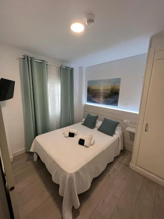 Barrierefreies Doppelzimmer für Personen mit eingeschränkter Mobilität — L'Boutique Tarifa ROOMS