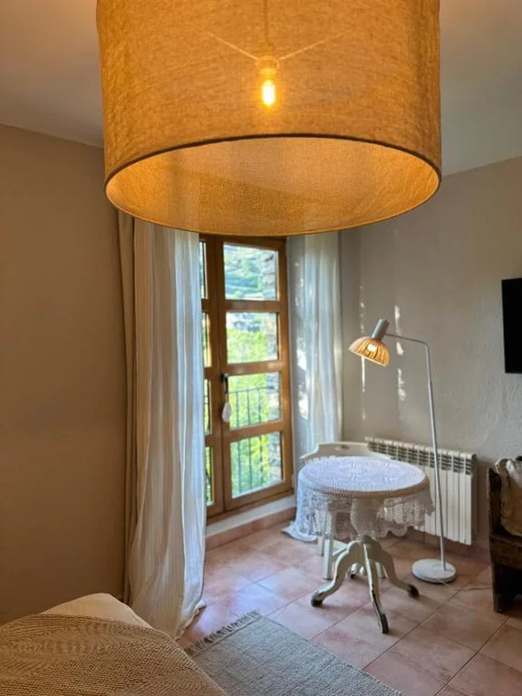 Chambre double - 1 ou 2 lits — L'hotelet d'Estamariu Cal Teixidor