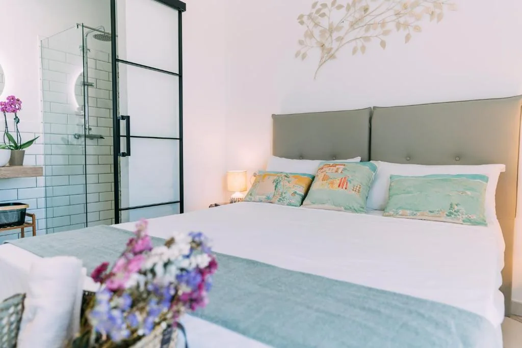Chambre double avec vue sur le jardin — L'Hotelet del Delta by Cristina