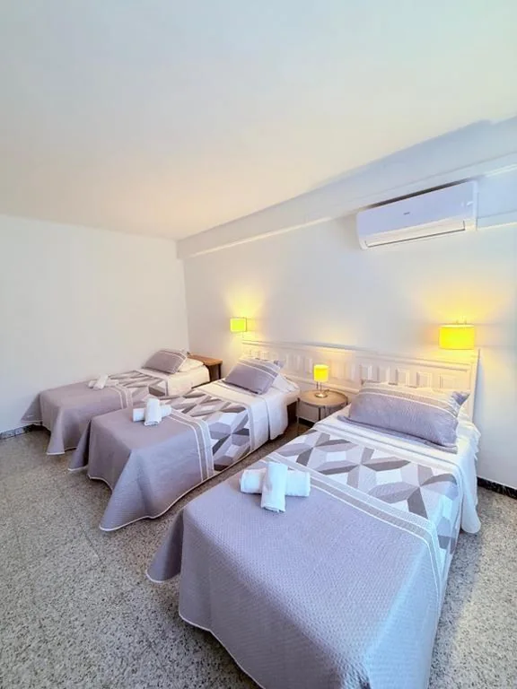 Habitación Triple — L'Illa Hotel