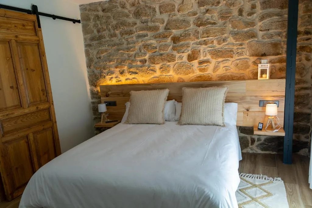 Chambre Double — LA ALCOBA DE SAYAGO