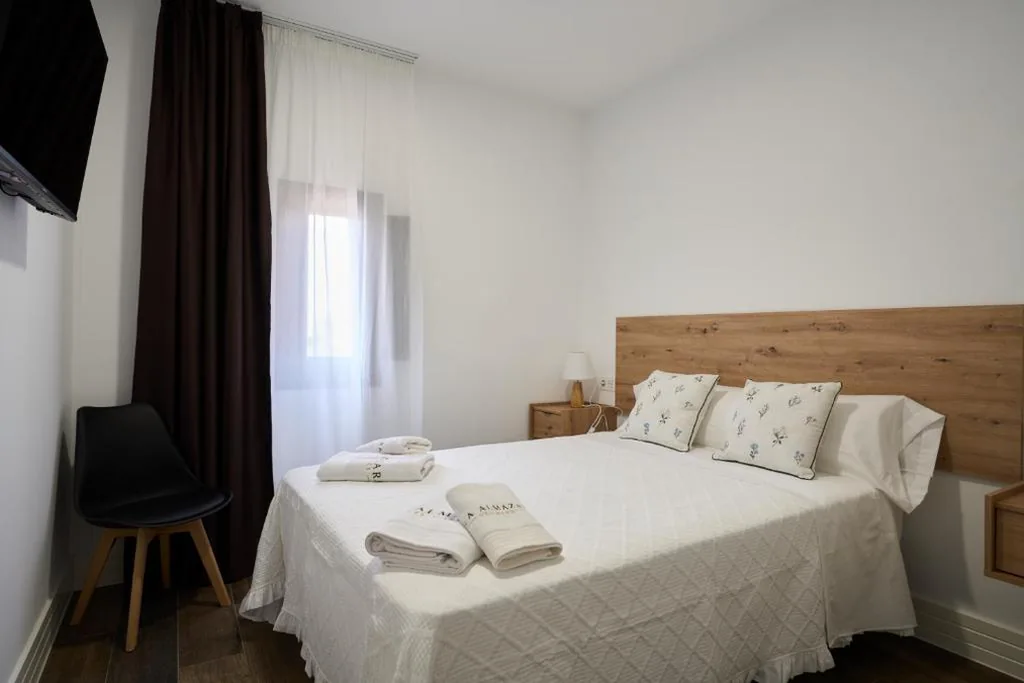 Habitación Estándar - 1 cama grande — La Almazara del Marqués - Hospedería boutique