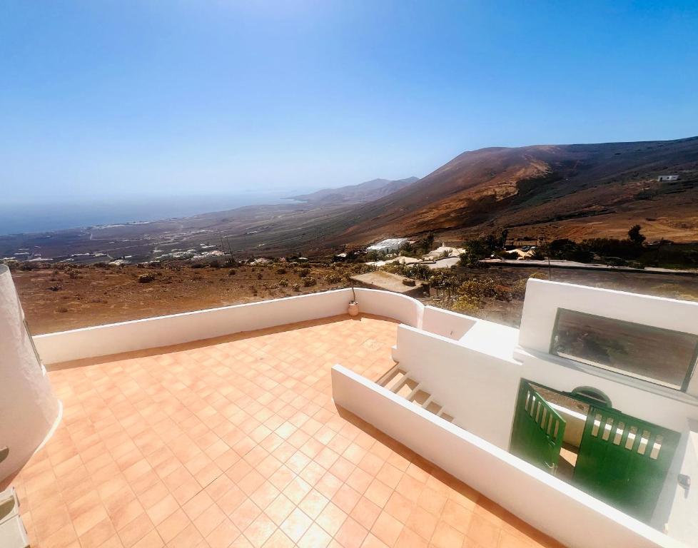 La Asomada Suite Moon Lanzarote Villa Privada 3 hab con Piscina, Jacuzzi y Vistas al Mar y Fuerteventura