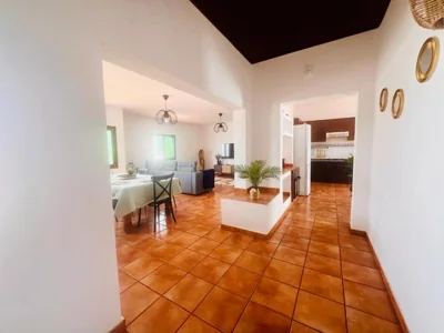 La Asomada Suite Moon Lanzarote Villa Privada 3 hab con Piscina, Jacuzzi y Vistas al Mar y Fuerteventura — foto 7
