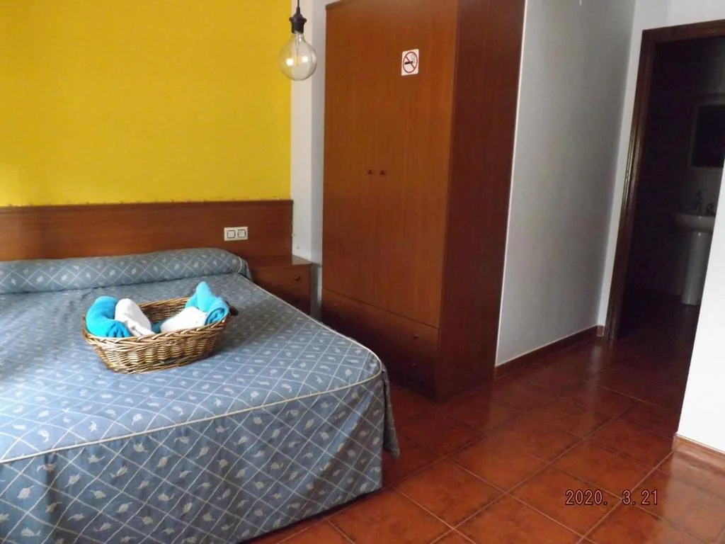 Habitación Doble con cama supletoria — La Barbacana