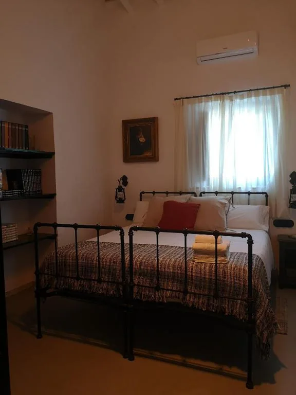 Standard Room - Extra-large Double Bed — LA BENDITA LOCURA