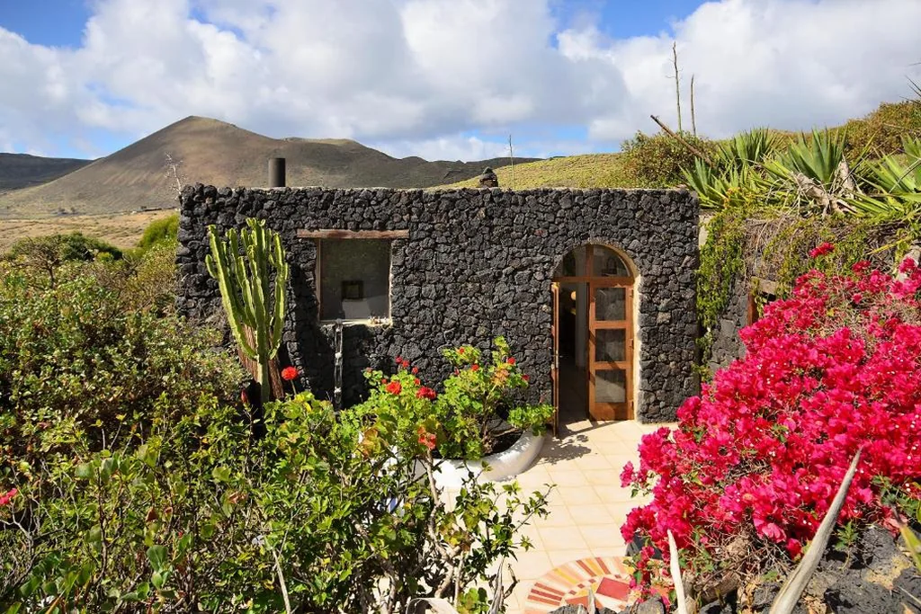 Villa con vistas al mar — La Bodega - House on volcano with a piano