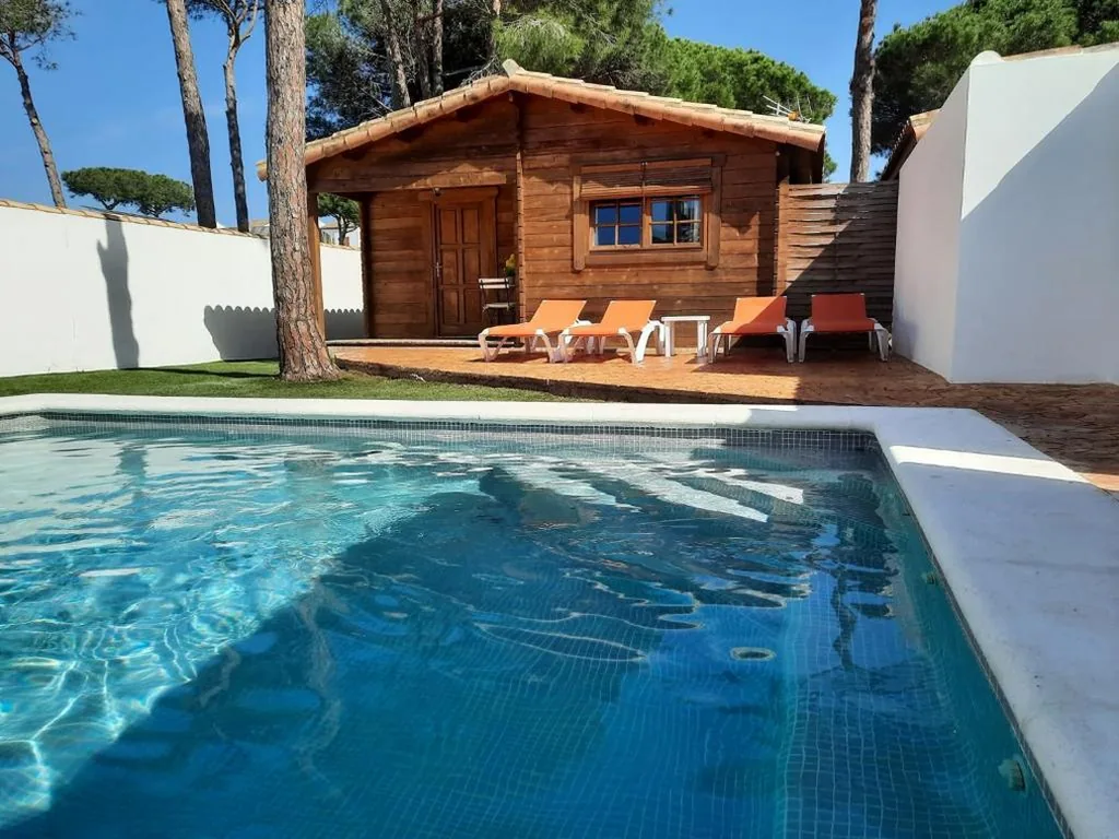 Two-Bedroom House — La cabaña de Parisito - Casa con piscina privada