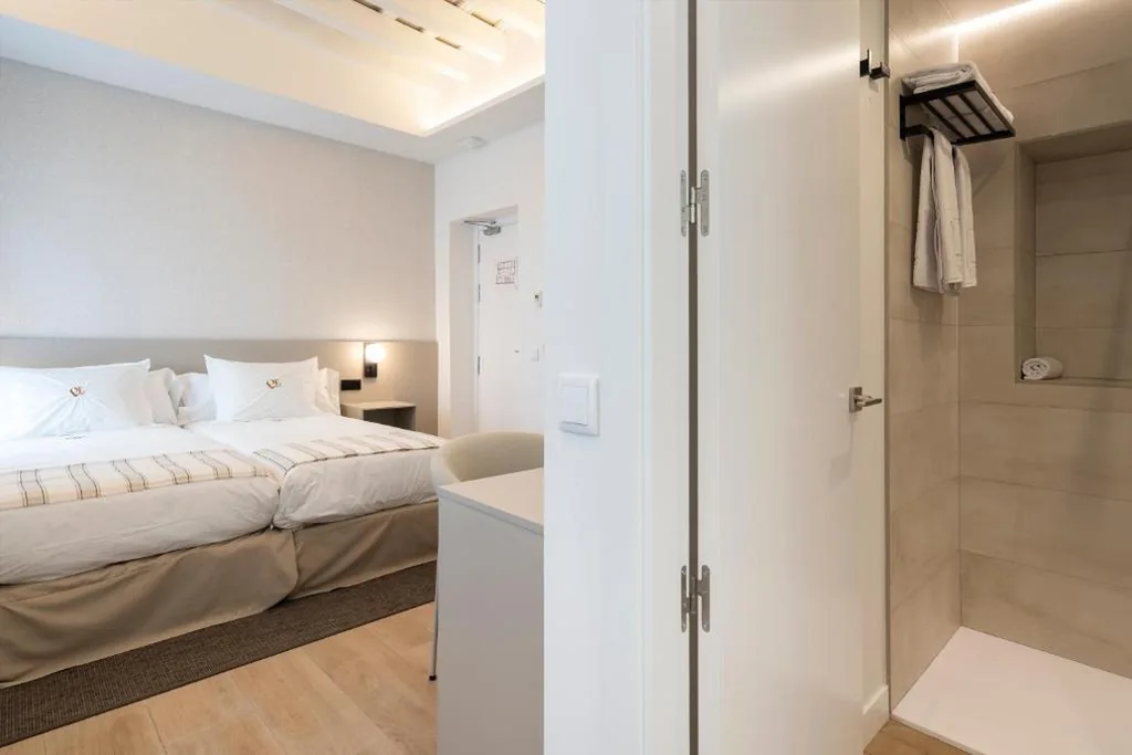 Habitación Doble - 2 camas — La Caleta QE Hotels