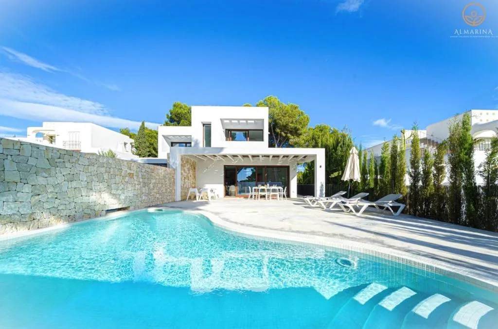 Villa con piscina privada — La Calma - By Almarina Villas