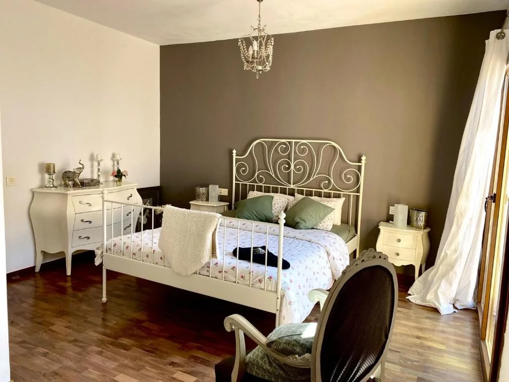 La Casa Amarilla