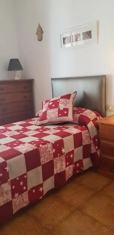 Camera singola con bagno in comune — LA CASA DE ABUELA Habitaciones con baño compartido en el casco histórico de Frigiliana "sólo adultos"
