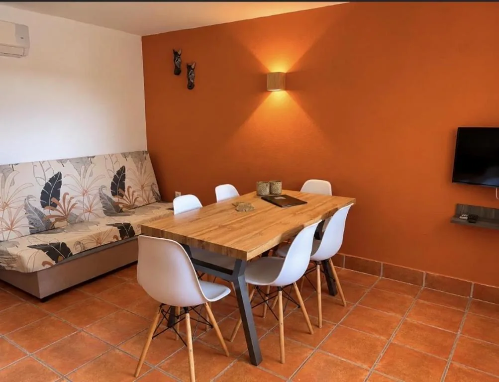 Apartamento com 2 quartos — La casa de familia