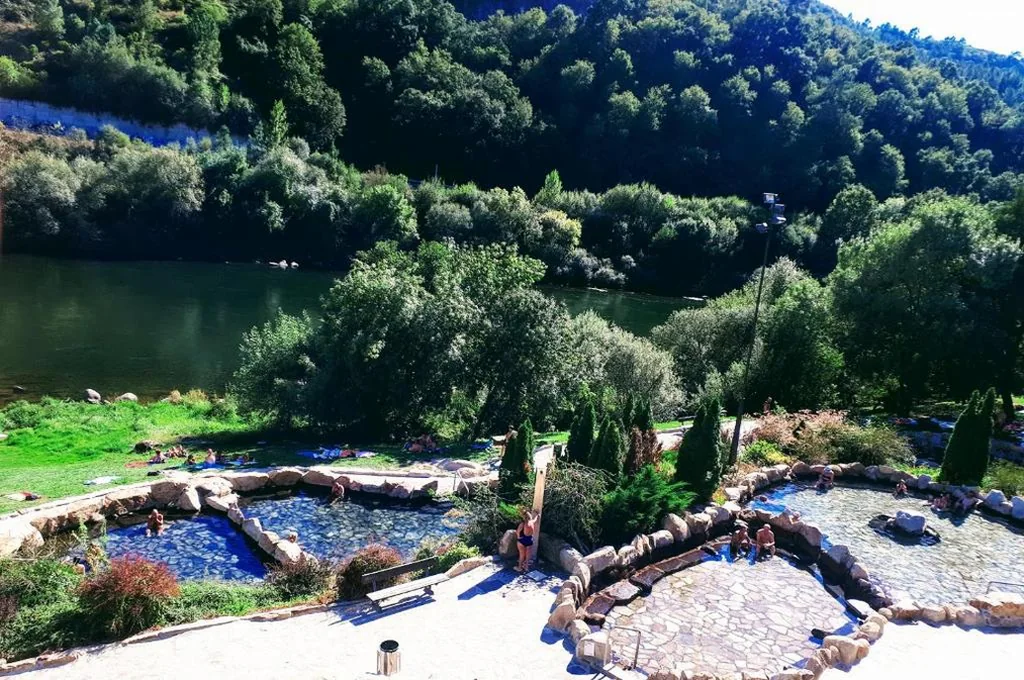 Chalet — La Casa de las Rocas - En la Ribeira Sacra