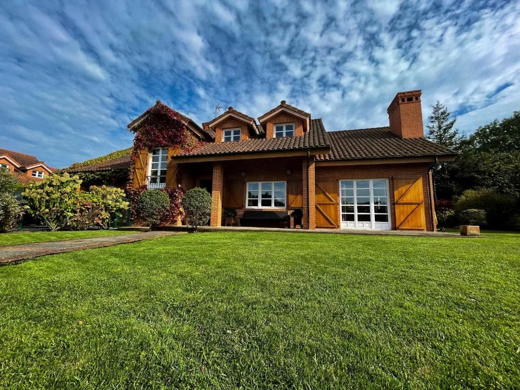 Villa Deluxe — La Casa de Somio