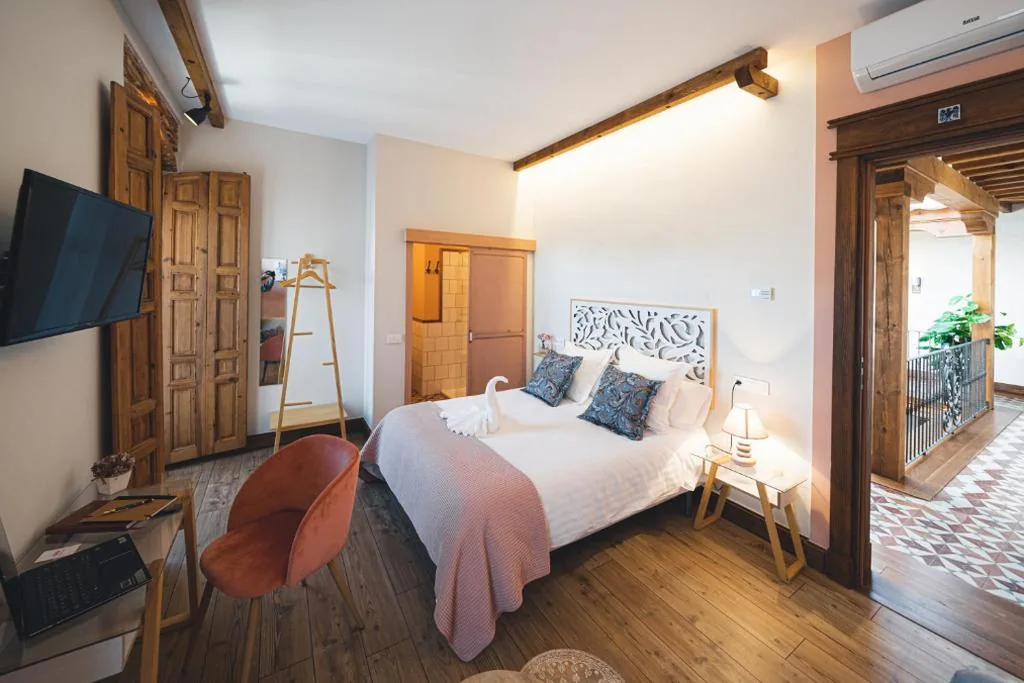 Quarto Duplo Deluxe com Varanda — La Casa del Médico Hostería Rural
