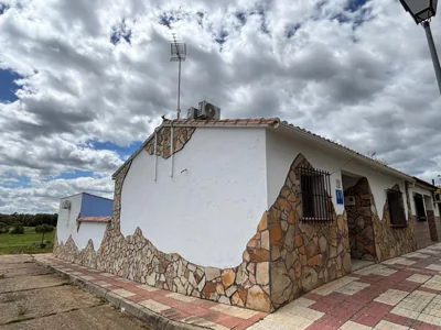 La Casa del Pueblo con piscina y barbacoa — foto 7