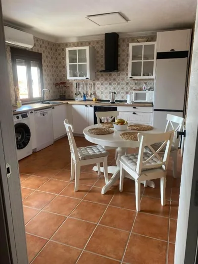La Casa del Pueblo con piscina y barbacoa — foto 12