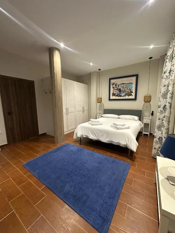 Habitación Doble con vistas al parque — La Casa del Tejado Verde Toledo