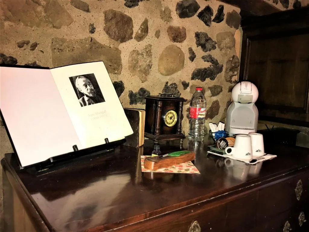 Doppelzimmer mit eigenem Bad — La Casa dels Poetes